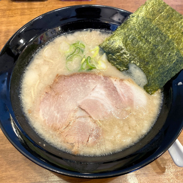 「背脂豚骨ラーメン ８００円」@背脂豚骨ラーメン らんぶの写真