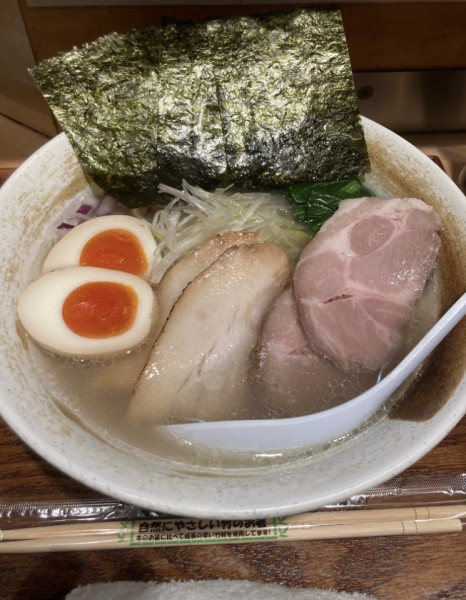 「特製塩らぁ麺」@貝出汁らぁ麺 みぎわの写真