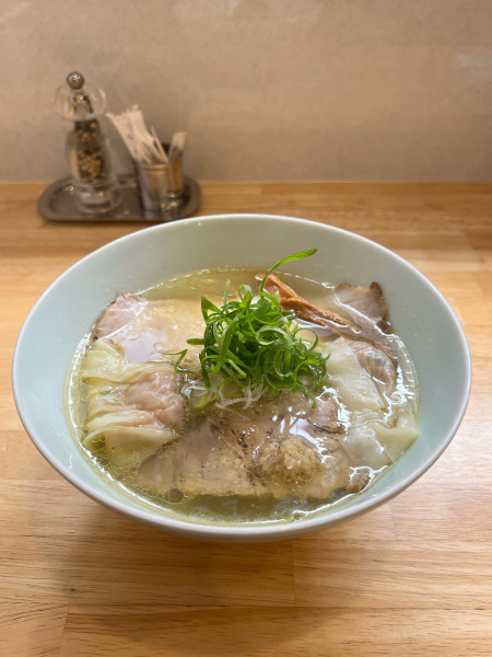 「中華そば塩」@地球の中華そばの写真