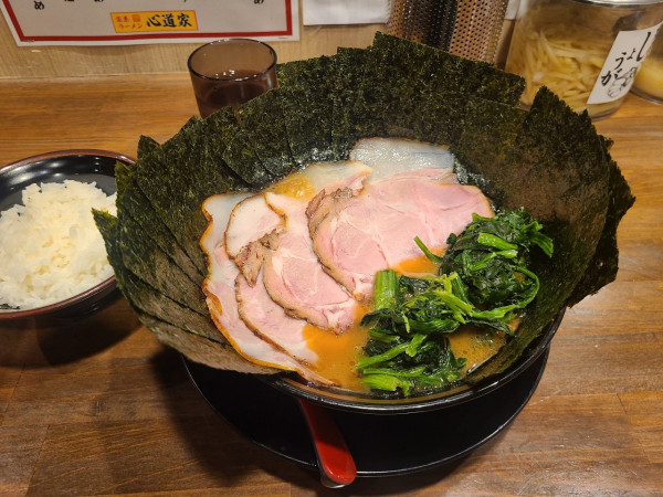 「海苔ラーメン＋チャーシュー＋ほうれん草」@王道家直伝 心道家の写真