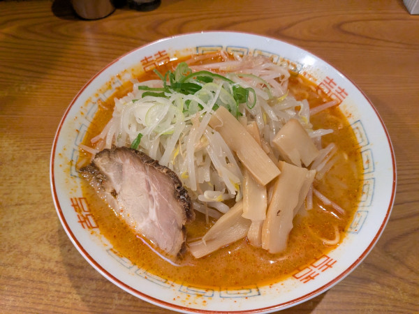 「辛味噌拉麺」@みそラーメンのよし乃 アピア店の写真