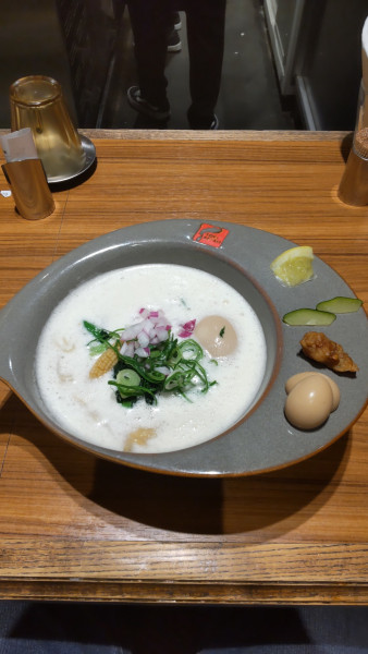 「鶏白湯+味玉 930円」@RAMEN FACTORY TORISETSUの写真