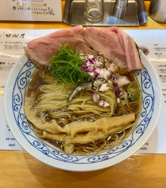 「にぼ清湯(950円)」@麺通処 日加月の写真
