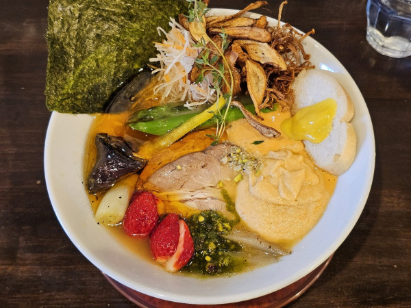 「トゲクリガニのそば（冷）チリ盛　2550円」@sobabar Ciliegioの写真