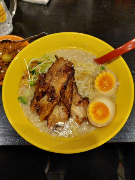 「特製濃厚塩ラーメン+ミニドライカレー+etc」@濃厚味噌らーめん ぶるんちょの写真