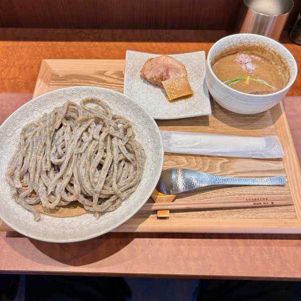 御影つけめん並（1300円）