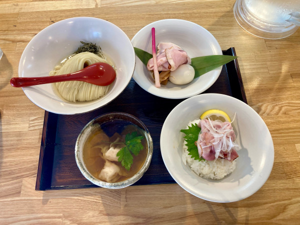 「特上白醤油つけ麺」@自家製麺 くろ松の写真