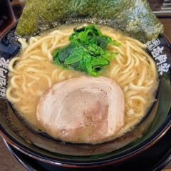 横濱家系ラーメン 壱角家 西新宿店の画像