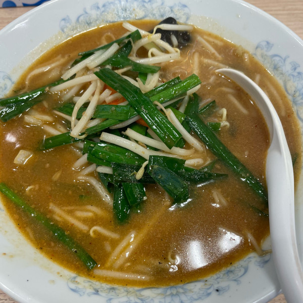 「みそラーメン(0.5玉)600円」@ぎょうざの満洲 おおたモール店の写真