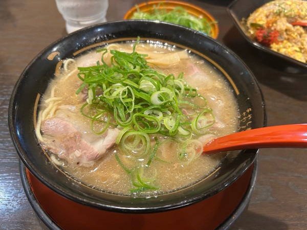 「特製ラーメン」@うま屋ラーメン 岐阜柳津店の写真