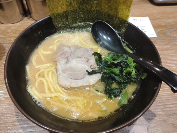「朝ラーメン900円」@横浜家系ラーメン 銀家 川崎銀柳街店の写真