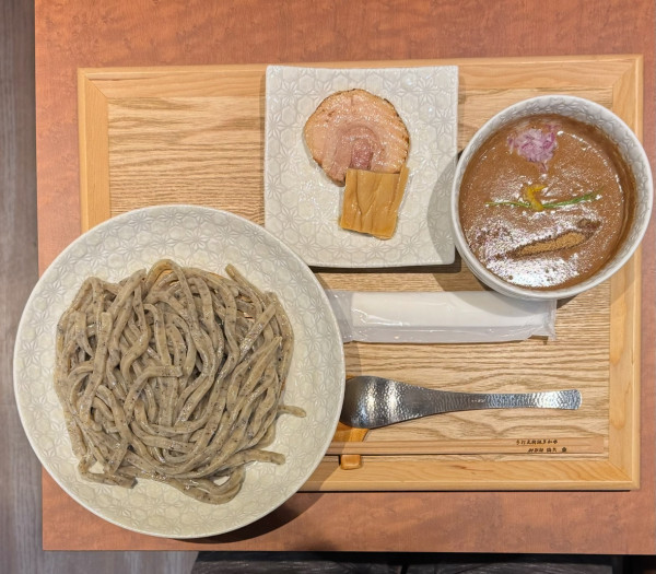 「御影つけめん中」@手打式特級多加水 御影麺 鏑矢の写真