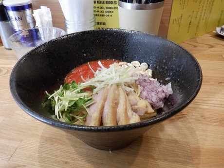 「チリトマト親鶏まぜそば」@TOMORROW NEVER NOODLESの写真