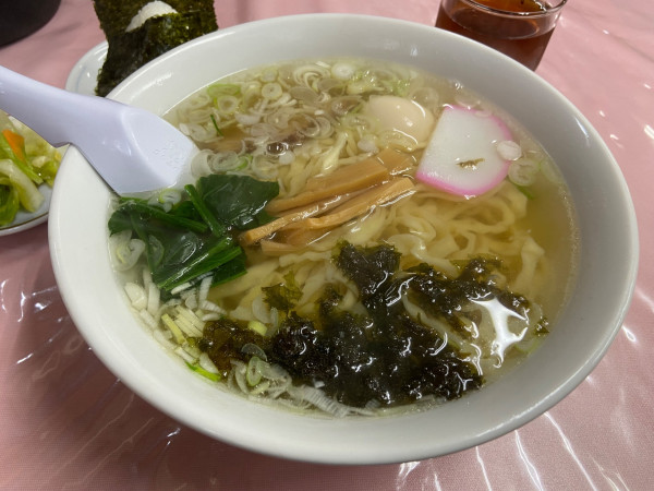「ラーメン、味玉、梅おにぎり(1050円)」@ラーメン おおもりの写真