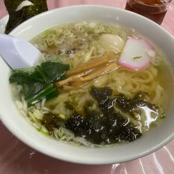 ラーメン、味玉、梅おにぎり(1050円)