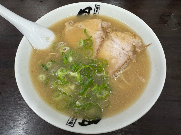 「らーめん 750円」@博多長浜ラーメン風び 原本店の写真