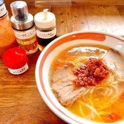 豚トムヤムらーめん（1050円）