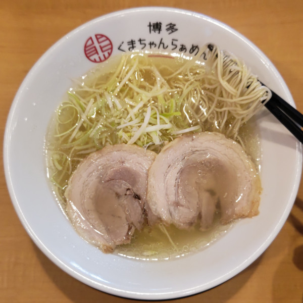 「クリアとんこつ（750円）半チャーハンセット（350円）」@博多くまちゃんらぁめん 春日店の写真