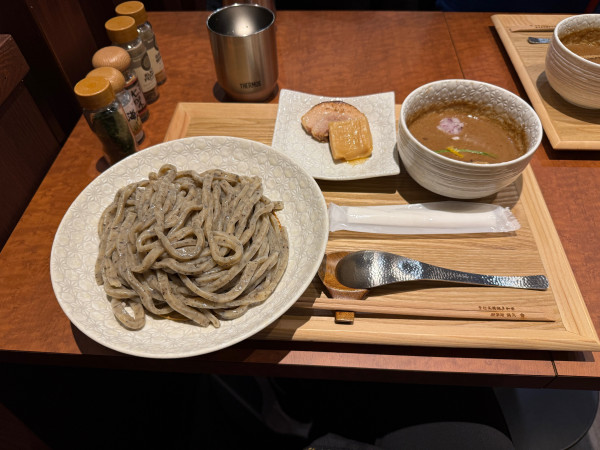「御影つけめん中」@手打式特級多加水 御影麺 鏑矢の写真