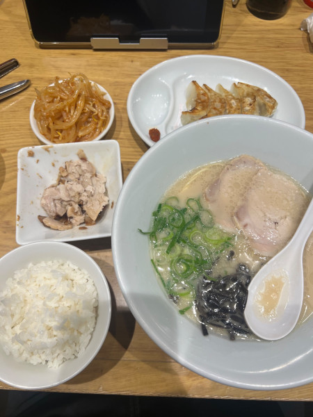 「白丸元味850円」@一風堂 浜松町スタンドの写真