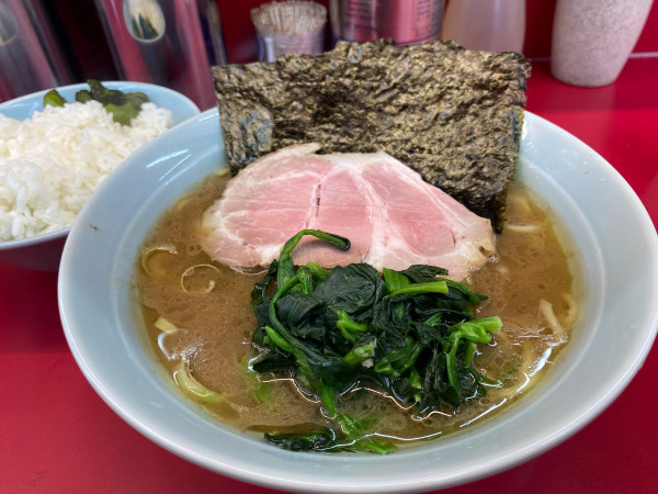 「ラーメン並　麺硬め」@横浜ラーメン武蔵家 薬園台店の写真