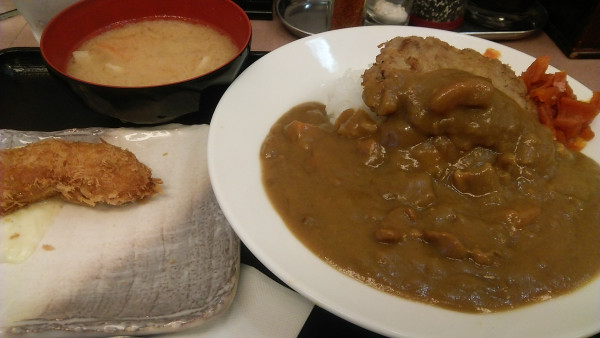 「ハンバーグ（小）カレーライス＋カニコロッケ1ケ」@ランチハウス ミトヤの写真