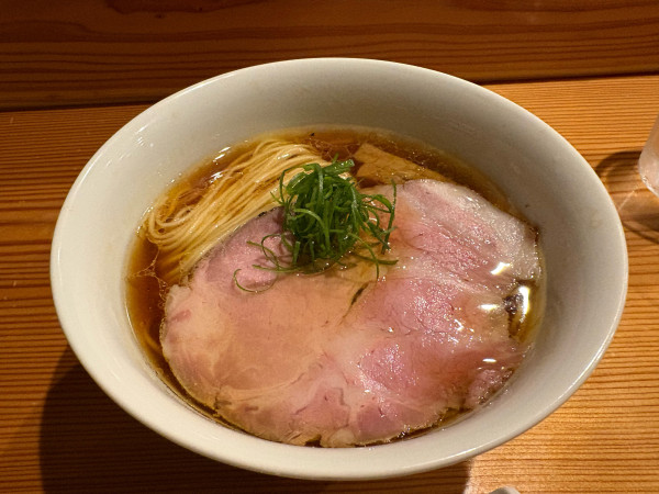 「醤油1100円」@めん呼白の写真