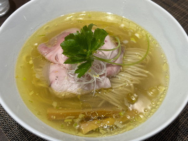 「比内・シャモロック塩らあめん」@らぁめん サンドの写真