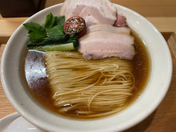 「特中華  淡麗煮干し醤油＋特中華専用トリュフ生七味」@中華そば うお静の写真