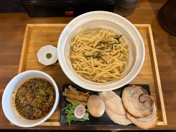 「5月限定・昆布水の淡麗冷やしつけ麺・全部1680円」@らぁめん 麺彩家の写真