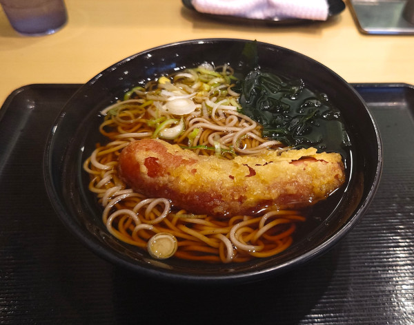 「【期間限定】ジャンボフランク天そば【店舗限定】」@名代 富士そば 三光町店の写真