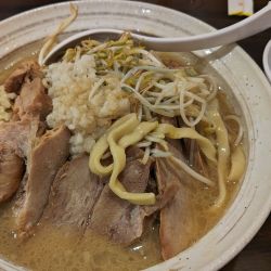 くぅたぁラーメン(肉ガチ郎)
