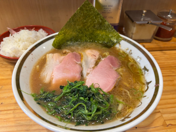 「ラーメン 980円 ライス150円」@秋葉原ラーメン わいずの写真