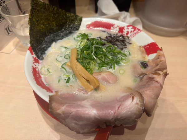 「白豚骨 850円 替え玉 ２回 110円。１回は無料。」@大名古屋一番軒の写真