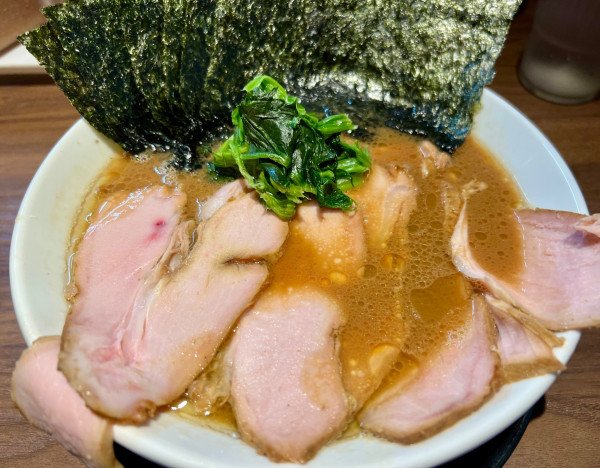 「チャーシューメン＋のり」@横浜家系らーめん 輝道家 水道橋駅前店の写真