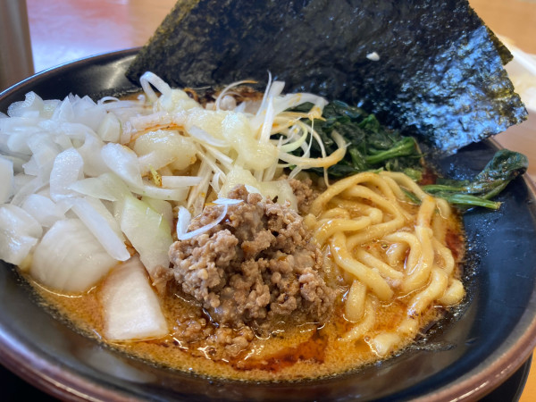 「担々麺🉐パスポートのり増し、ランチタイムサービスライス」@横浜家系ラーメン 宮本商店 ひたちなか店の写真