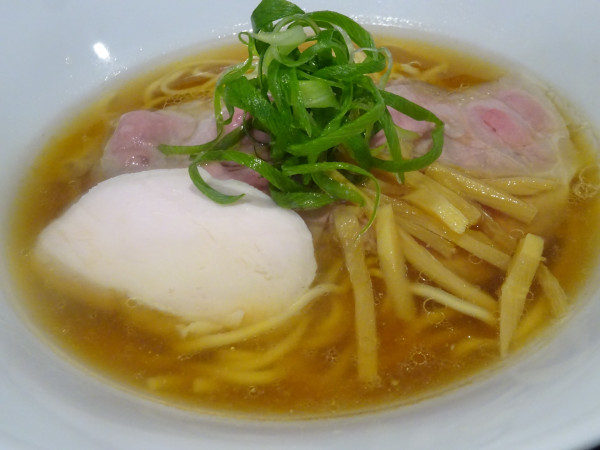 「醤油らぁめん　1,100円」@らぁ麺 鷹の羽の写真