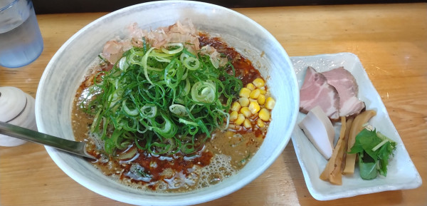 「九条ねぎたっぷり魚介担々麺+替え玉」@讃岐ラーメン 香麦 -komugi-の写真
