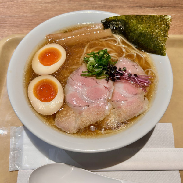 鶏醤油中華そば味玉入り（1130円）