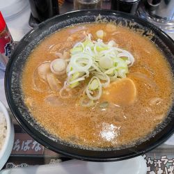 とん汁ラーメンたちばな