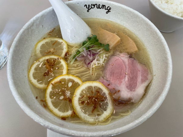 「生絞りレモンラーメン」@ラーメンやんぐの写真
