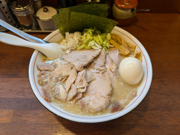「丸徳ラーメン大盛り　1480円」@拉麺 梅太郎の写真