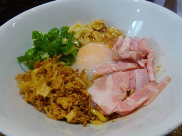 「まぜそば　200g　1,000円」@まぜらー くらうんの写真