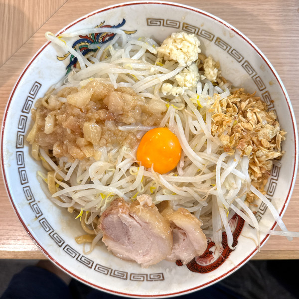 「小汁なし（ニンニクアブラ）」@ラーメン豚山 恵比寿店の写真