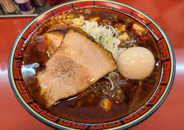 「マーボー麺 900円,特製 330円」@中華そば 華丸の写真