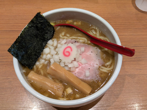 「煮干中華そば」@煮干中華そば 鈴蘭 新宿店の写真