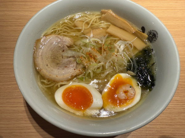 「塩らーめん味玉」@ひるがお アクアシティお台場店の写真