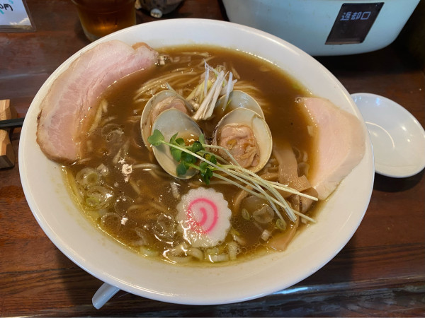 「はまぐり×カレーラーメン（金・土・日ランチ限定）1,280円」@麺酒処 ふくろうの写真
