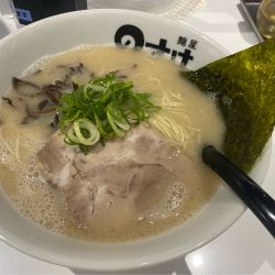 らーめん白880円