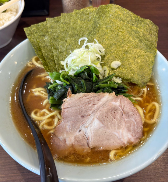 「らーめん麺増し 海苔増し ライス」@横浜家系らーめん 侍 上野店の写真